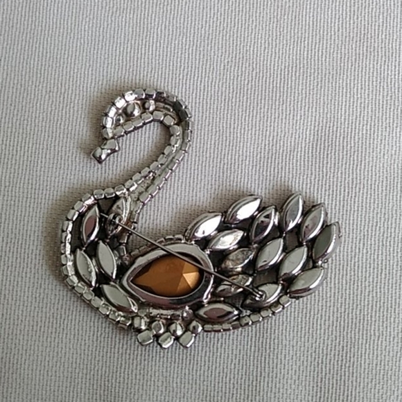 SWAN CRYSTAL ICE BROOCH - Picture 4 of 8